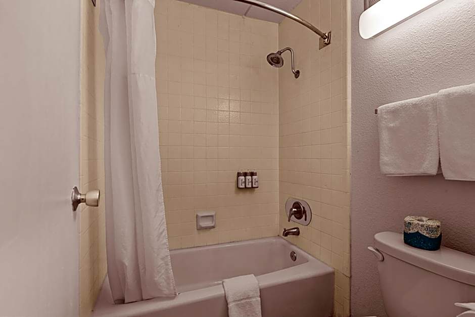 Vagabond Inn Executive Old Town