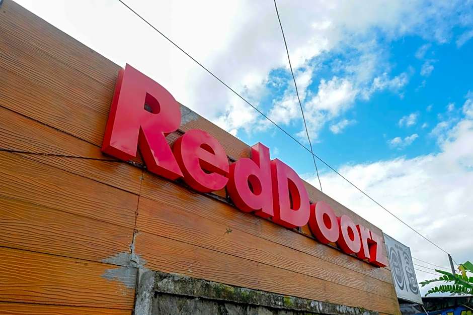 RedDoorz At Jalan Raya Baturaden