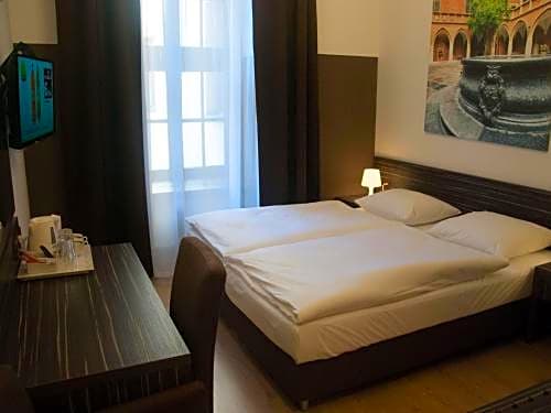 Pergamin Apartments