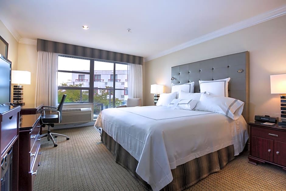 Granville Island Hotel