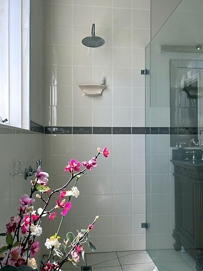 Victoria House Motor Inn