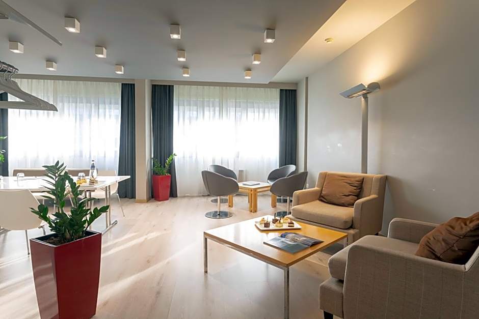 Living Place Hotel