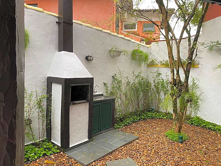 Juquehy - Condomínio de Frente para o Mar - Piscina Aquecida - Quadra de Tenis