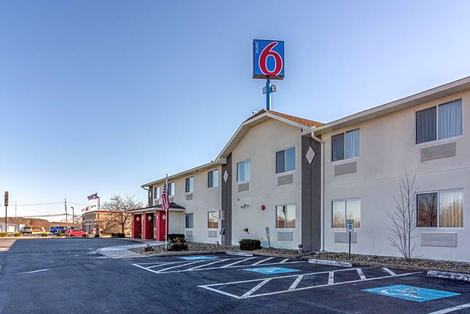 Motel 6-Barkeyville, PA