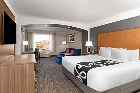 1 King Bed, Suite, Non-Smoking