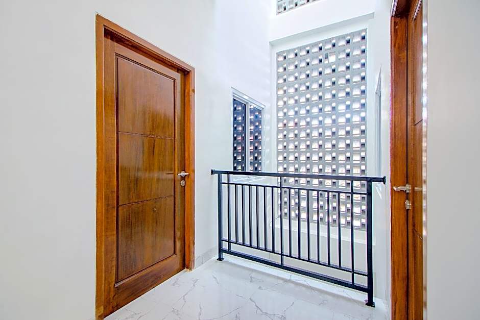 OYO 1319 88 Exclusive Residence