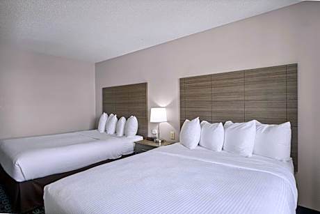 Queen Room with Two Queen Beds - Accessible/Non-Smoking