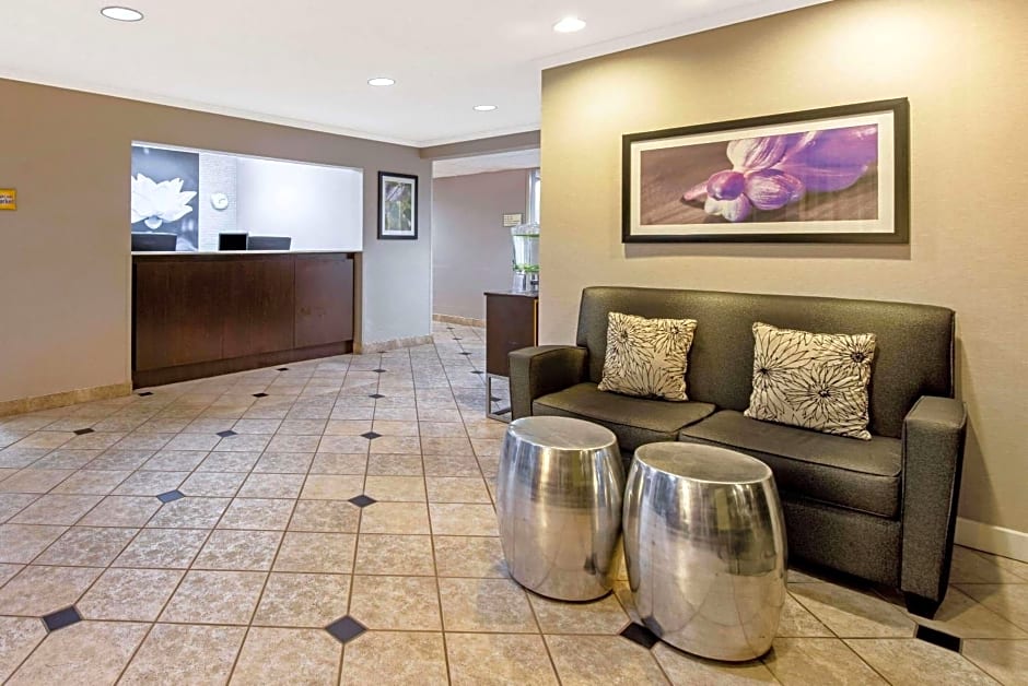 La Quinta by Wyndham Harrisburg Airport Hershey