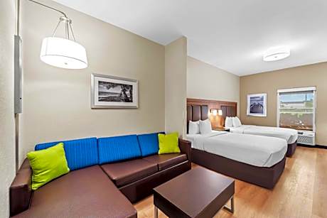 Queen Room with Two Queen Beds - Non-Smoking