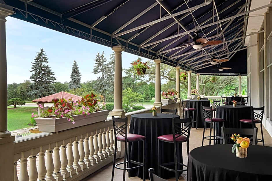 The Drake Oak Brook, Autograph Hotels