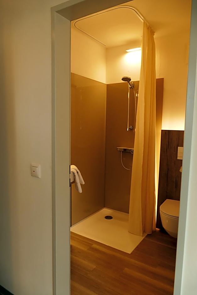 Meyn's Apartments & Hotel