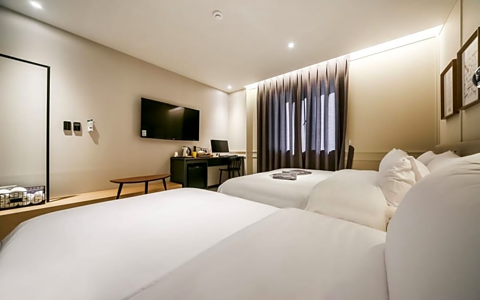 Changwon Brown dot Hotel Palyong