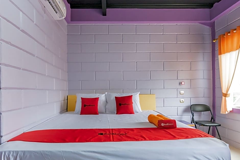 RedDoorz @ Cipanas Garut