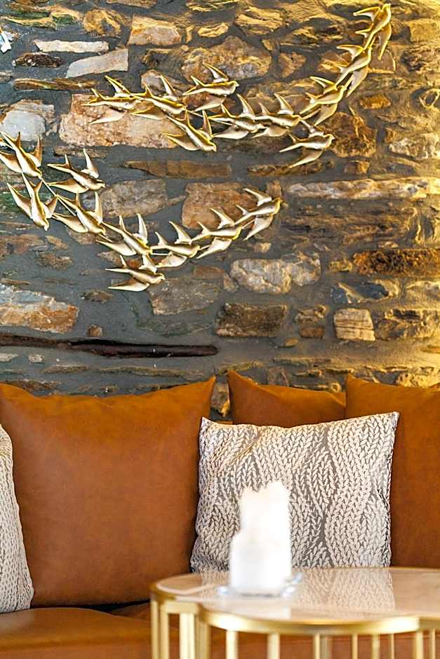 1822 Makrinitsa Suites