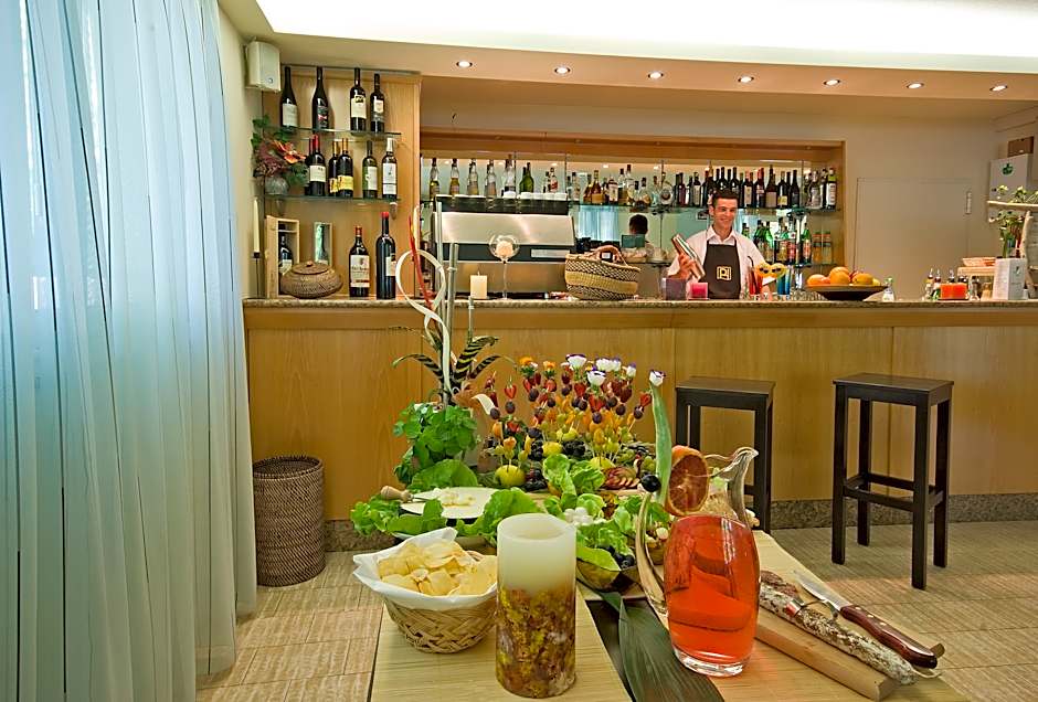 Parador Hotel Residence