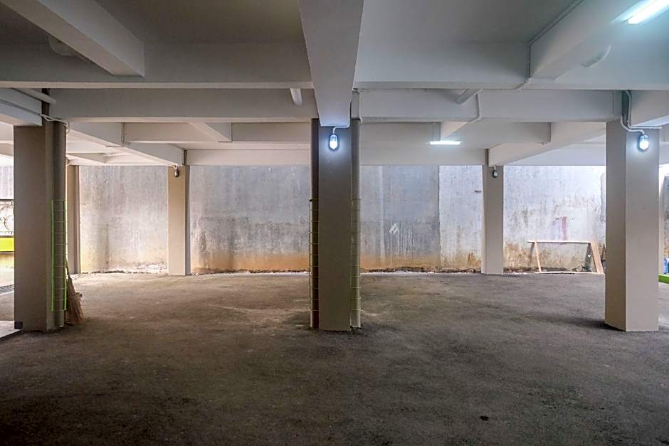 Urbanview Grand Lotus Hotel by RedDoorz