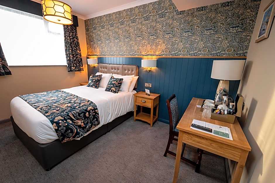 Riverside Hotel by Chef & Brewer Collection