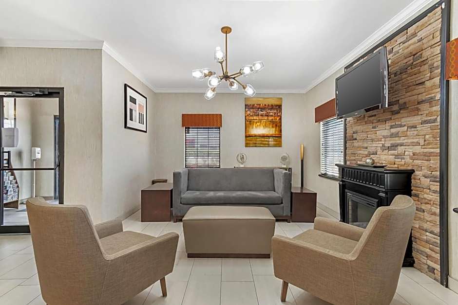 Quality Inn & Suites Beaumont