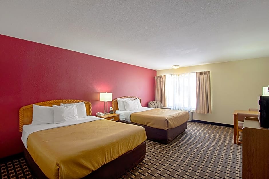 Econo Lodge Inn & Suites