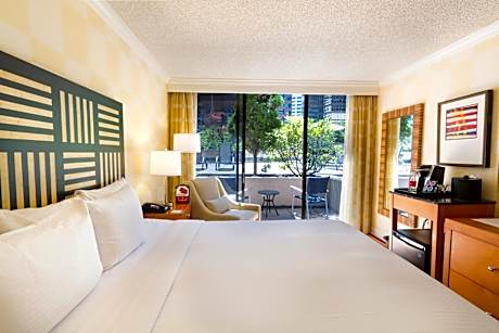 Patio Accessible King