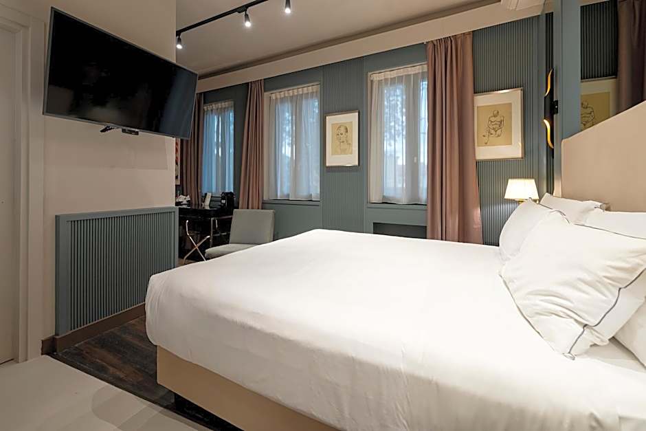 The Glam Boutique Hotel & Apt