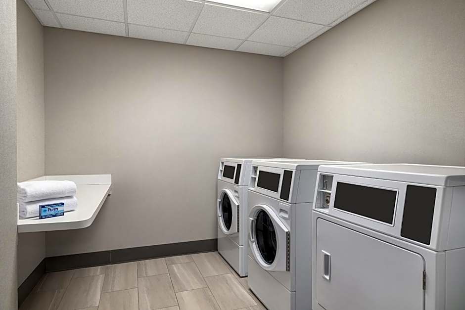 Holiday Inn Express & Suites Buford NE - Lake Lanier by IHG