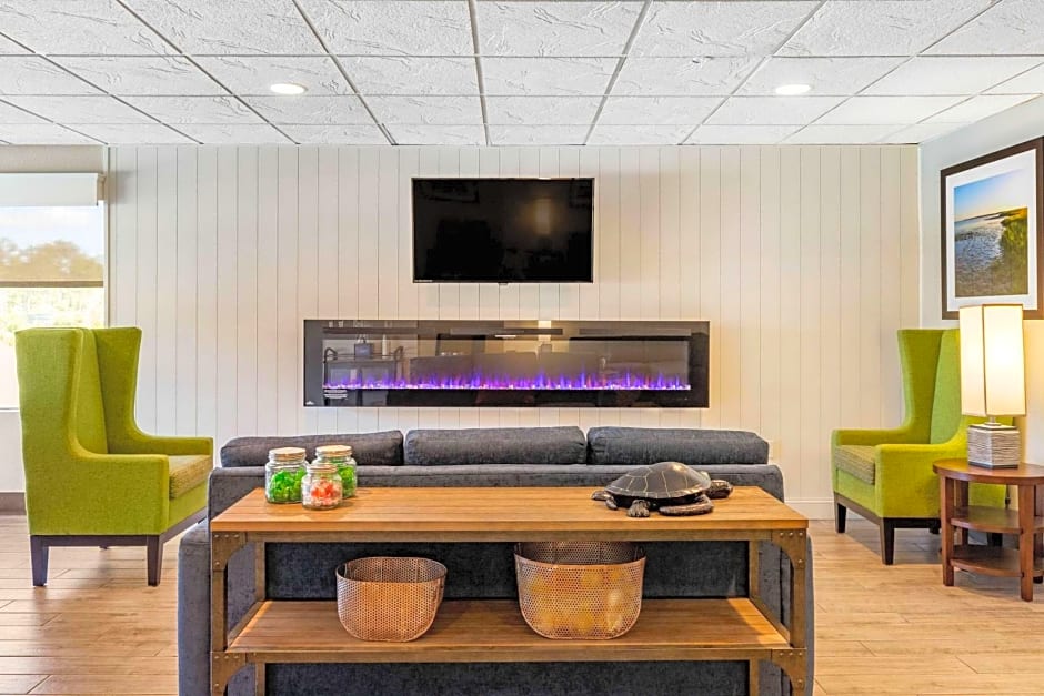 Comfort Suites Southport - Oak Island