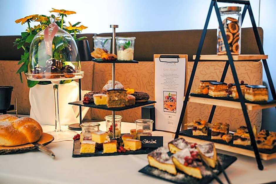 Patrix Hotel, Restaurant, Bar