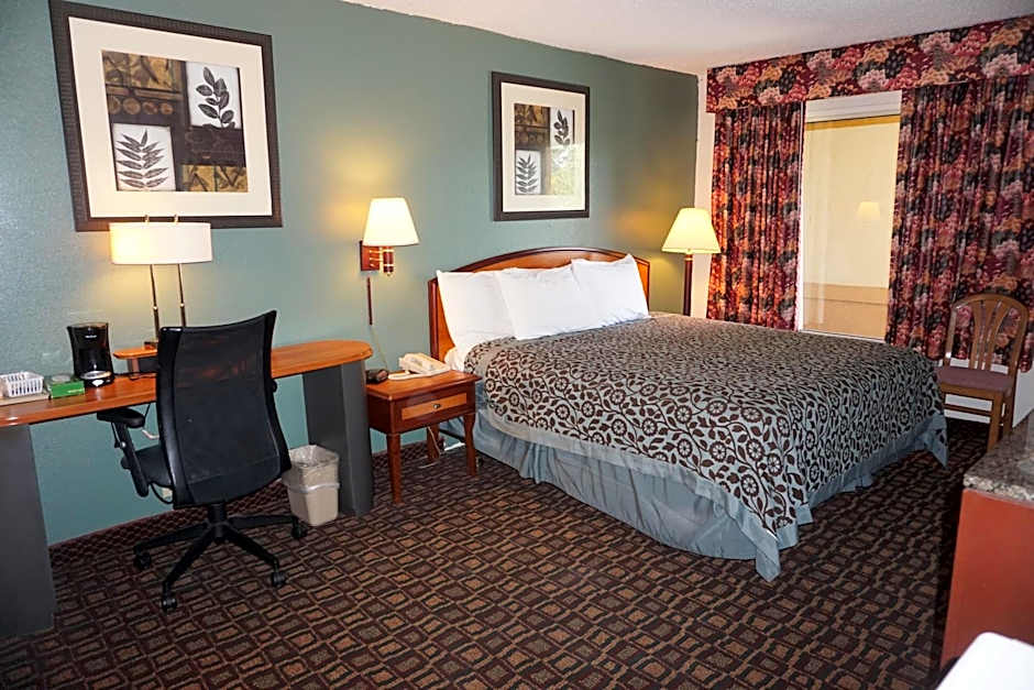 Days Inn by Wyndham Augusta Wheeler Road