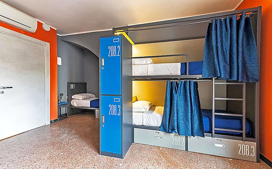 Marathon Hostel