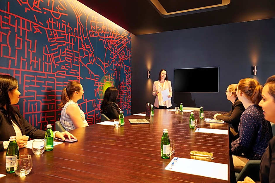 Holiday Inn Express Adelaide City Centre By IHG