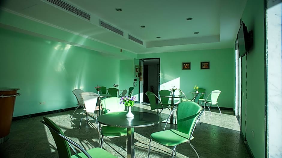 The Villa 604 Powered by look