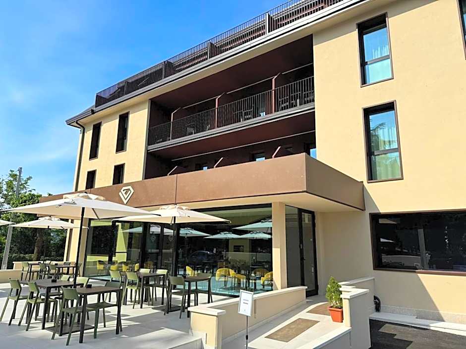 Ile Hotel