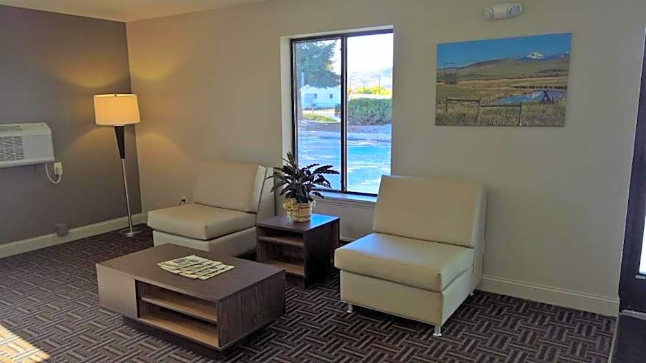 Super 8 by Wyndham Dillon