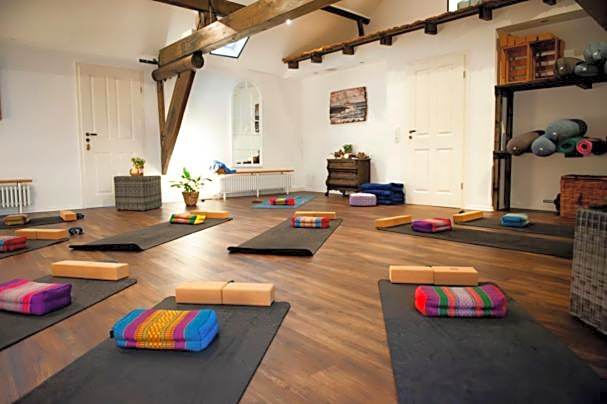 INSEL-LAND-HOTEL MICHAELSEN -Boutique Hotel- im Ostland mit Yoga u Sauna