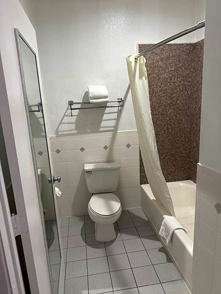 Days Inn by Wyndham Navasota