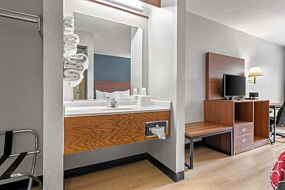 Econo Lodge El Paso, IL