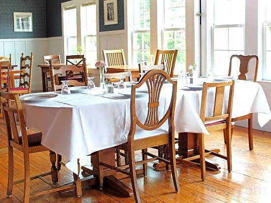 The Historic Requa Inn
