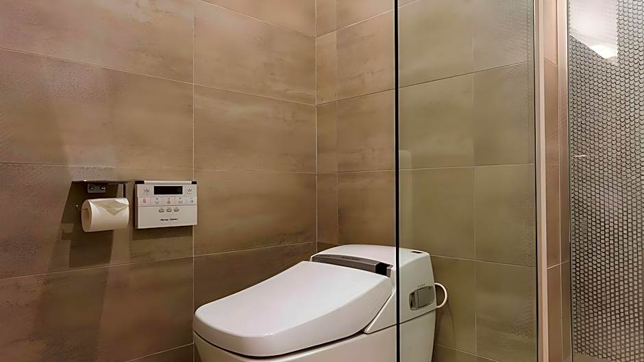 Hotel East9