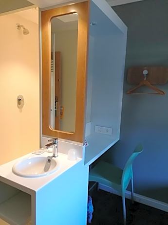 Standard Triple Room (Smoking)
