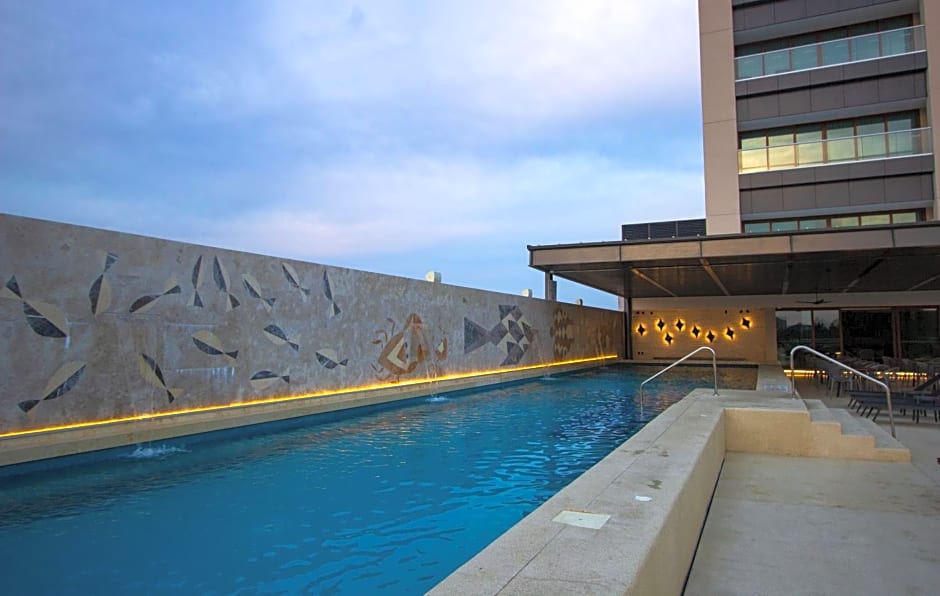 Holiday Inn & Suites Puerto Vallarta Marina & Golf By IHG