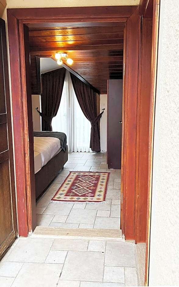 Cicerone Lodge Hotel