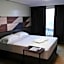 Travelite Hotel Legarda