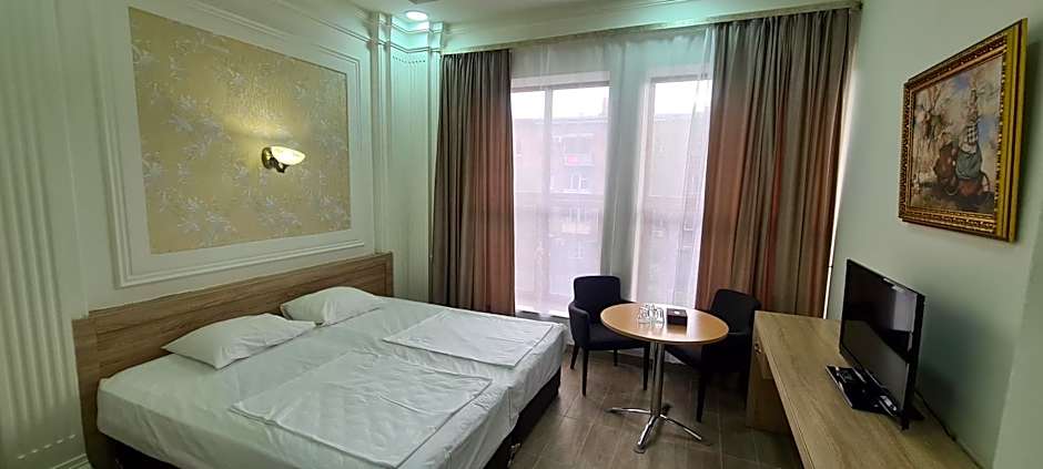 Yerevan Deluxe Hotel