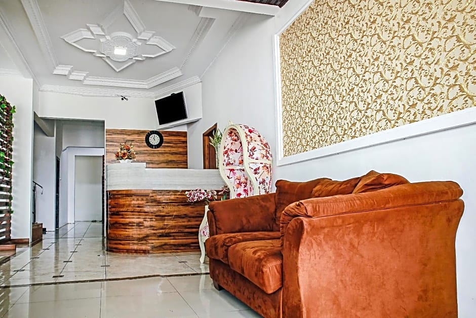 OYO 90221 Makarim Guest House Syariah