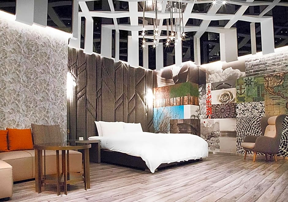 Royal Group Motel Fengshan Branch