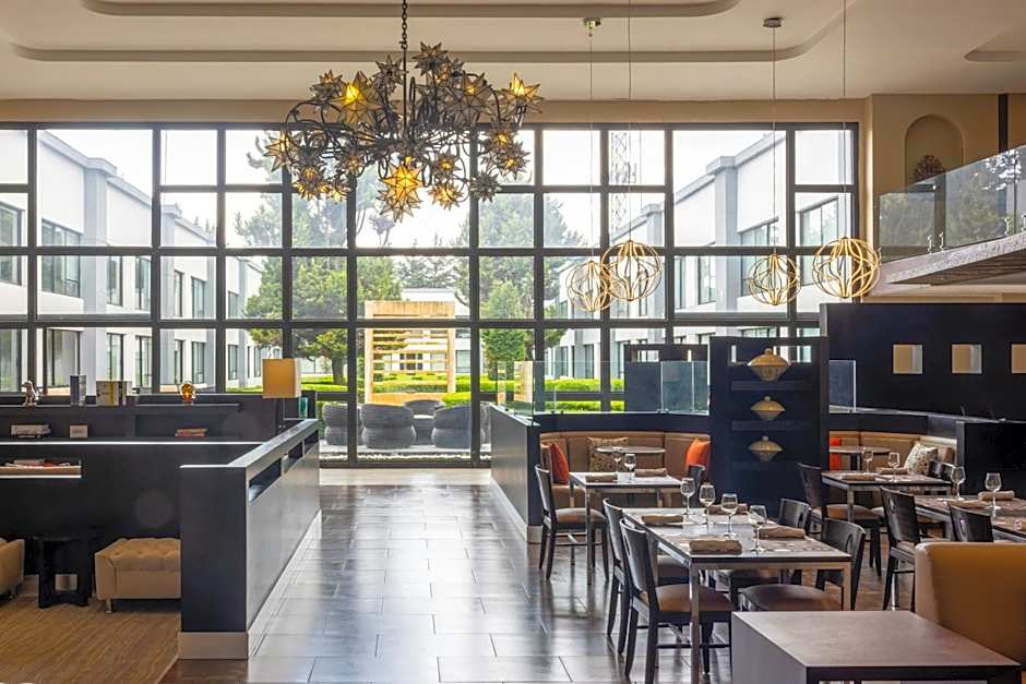 Courtyard by Marriott Toluca Airport