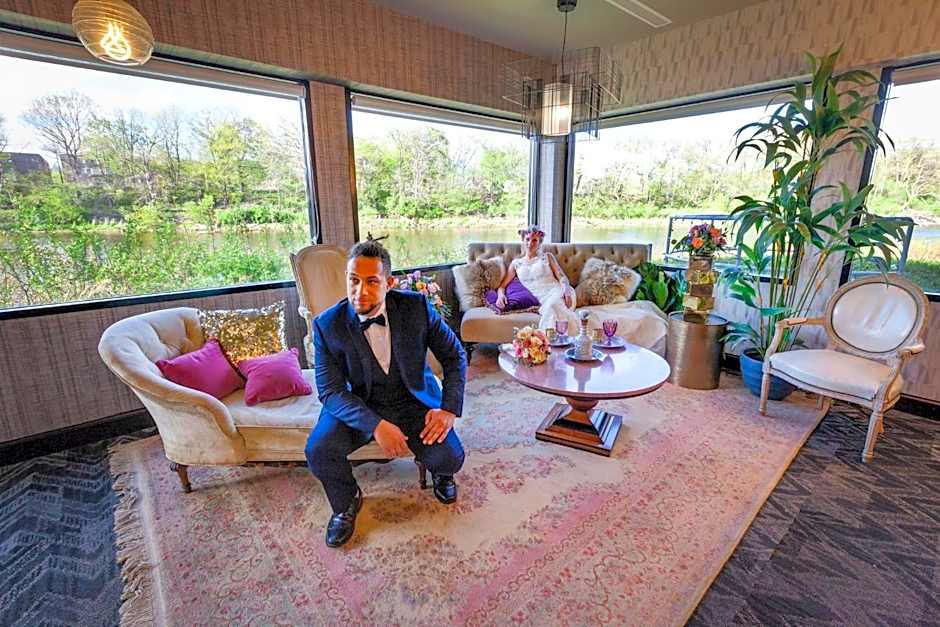 Holiday Inn Milwaukee Riverfront By IHG