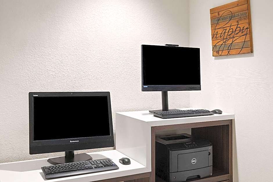 La Quinta Inn & Suites by Wyndham Atlanta Airport North