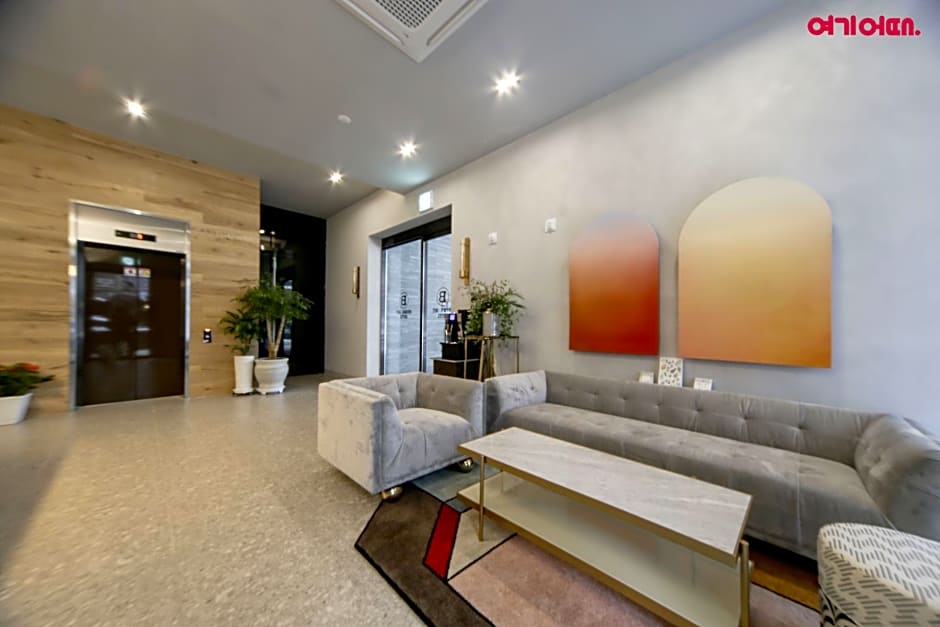 Brown-Dot Hotel Deokcheon